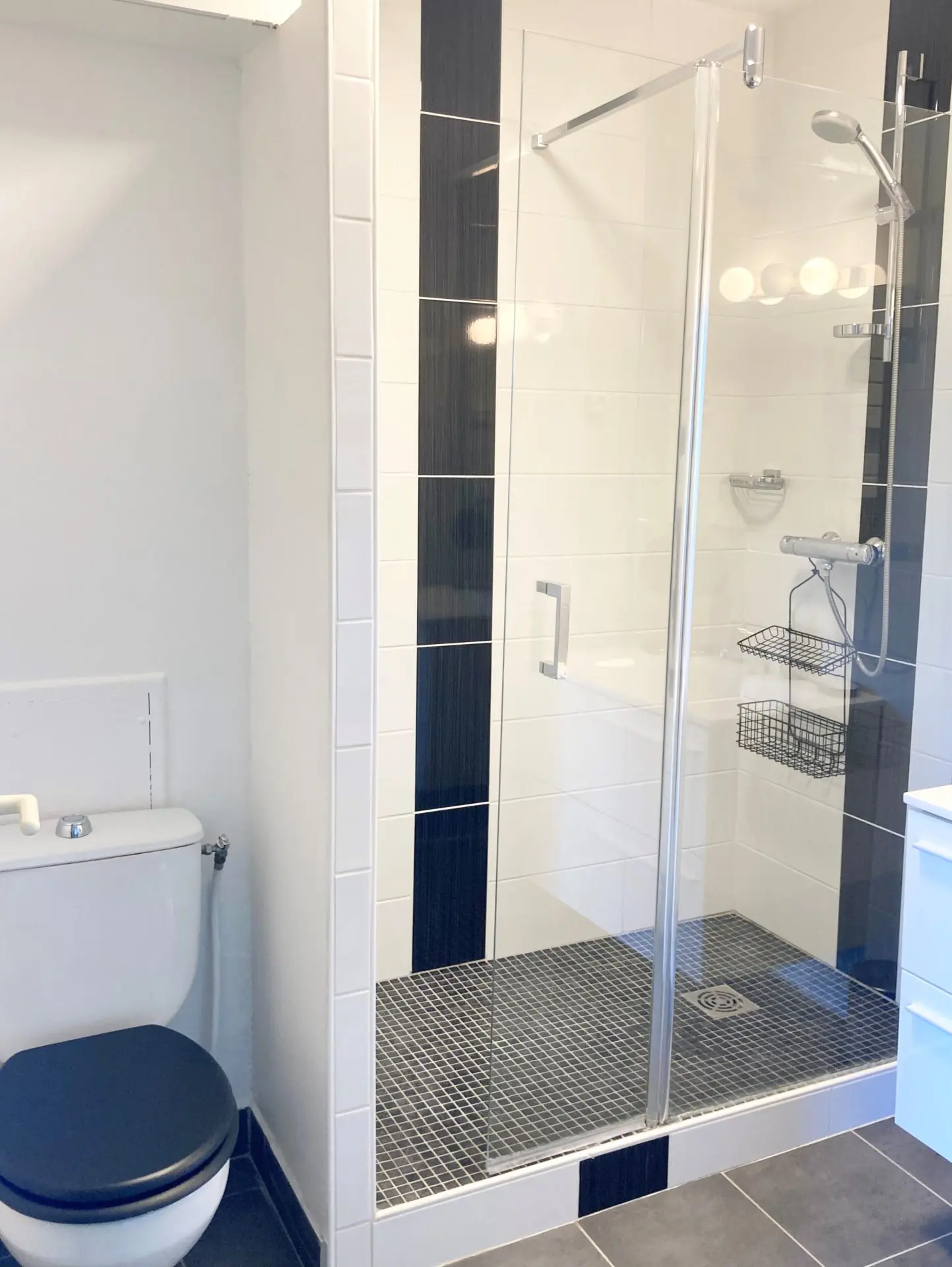 Bathroom of the one-bedroom apartment